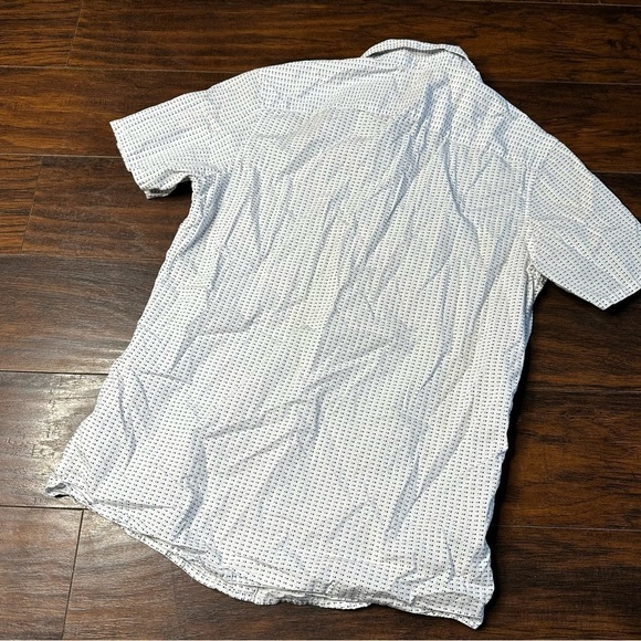 A Frame Printed Button Down Short Sleeve Shirt - Picture 2 of 4